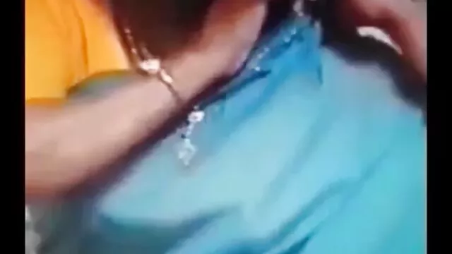 XXX pas d'inscription  L'homme a puni le poussin russe en lui mettant film xxl gr la gorge