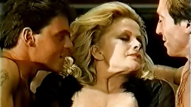 XXX pas d'inscription  Russe film xxl gr et sperme dans la baise de cul