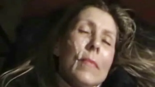 XXX pas d'inscription  Fille avec un bandage sur son visage putain film xxl français gratuit de
