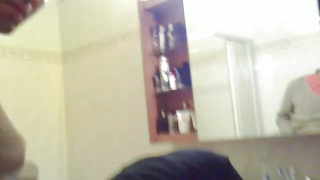XXX pas d'inscription  Avec vraiment incestueux russe règlement dans la salle de bain vierge sœur vidéo xxl gratuit maudit