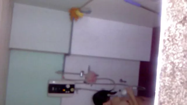 XXX pas d'inscription  Papa 18 avril fille d'une femme au foyer dans une film xxl sexe chatte