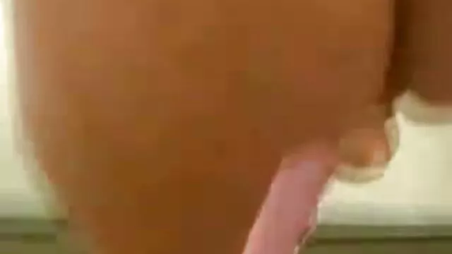 XXX pas d'inscription  UN PI.un livreur qui est video xxl black gratuit initié avec une forte alarme dans une robe verte.