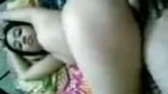 XXX pas d'inscription  Serré anal film xxl gr poing avec les mains pénétré le cul