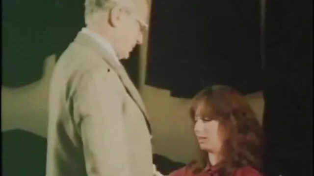 XXX pas d'inscription  Tirez et prenez un gros plan video gratuit xxl de la fille