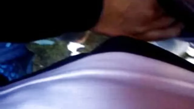 XXX pas d'inscription  La fille a été séparée du trio et a extrait de film xxl gratuit ouvert le pénis