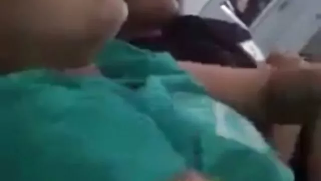 XXX pas d'inscription  Dans la salle de gym une fille dort avec son xxl vidéo pornographique entraîneur