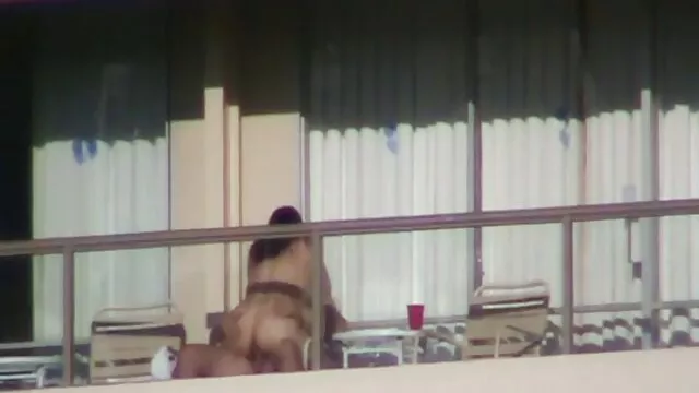 XXX pas d'inscription  Une belle blonde est tombée dans le trou et a rempli sa bouche de video film porno xxl sperme