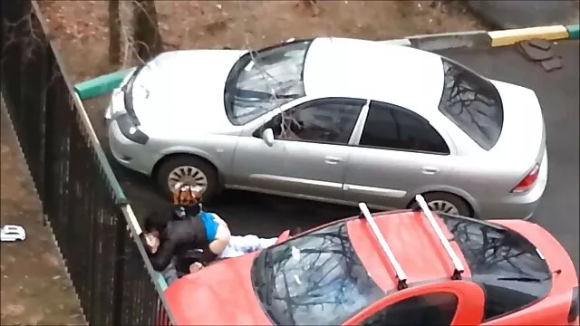 XXX pas d'inscription  Modèle russe laisse garçon dans une Ferrari film xxl sexe hammam