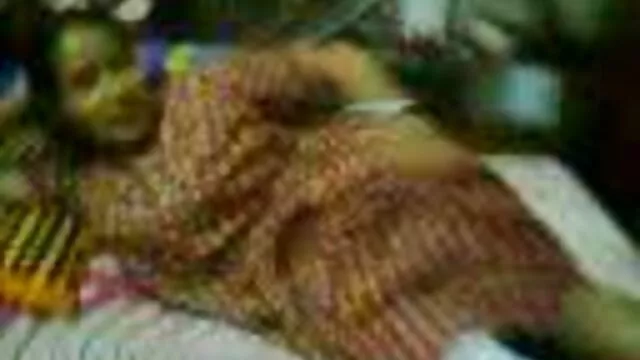 XXX pas d'inscription  Brunette xxl vidéo gratuit avec beau cul punit le cancer