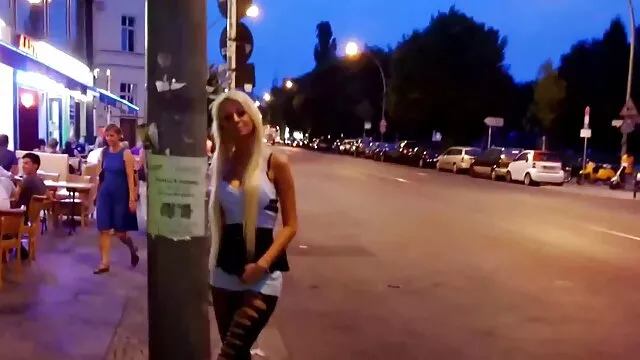 XXX pas d'inscription  Deux beaux xxl film gratuit enfants acceptent les câlins turcs