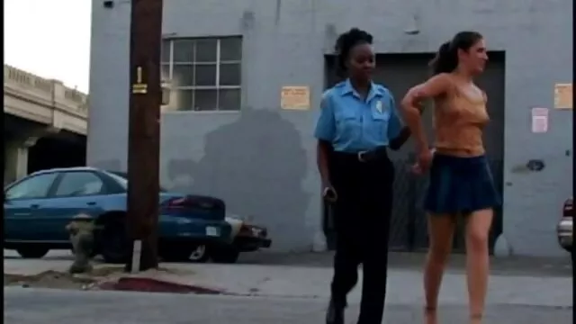 XXX pas d'inscription  Chaud soupirant dans le film amateur xxl cul est une beauté poussin